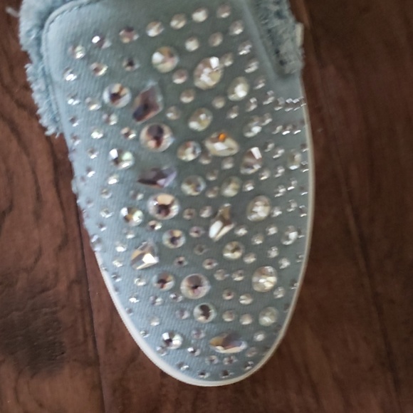 Shoes - Picture 4 of 4